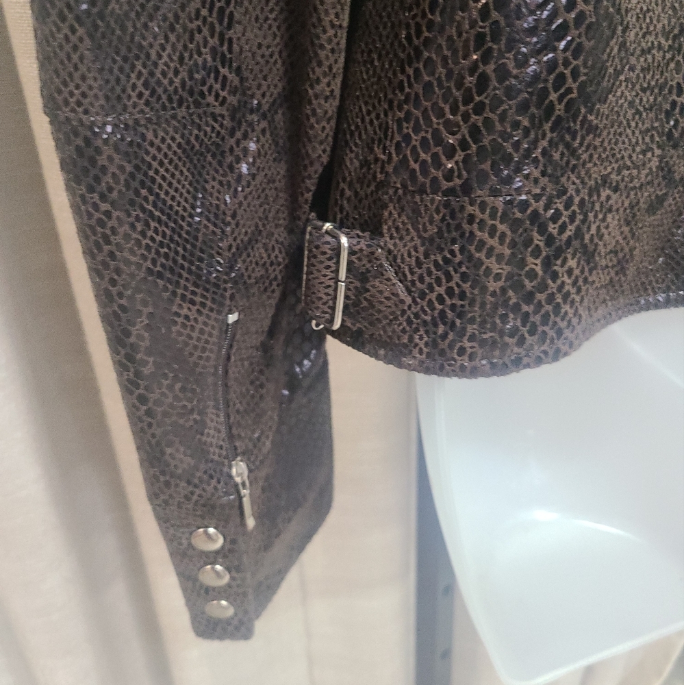 Rogue leather - Picture 5 of 10